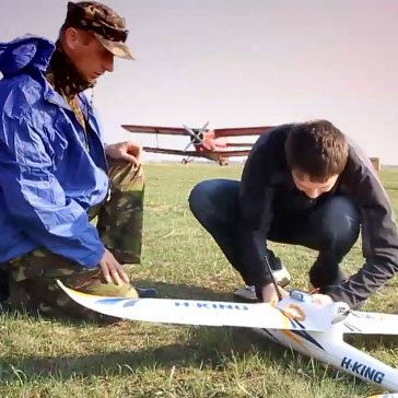 Невеликий відео звіт з наших польотів (2012.04.08)